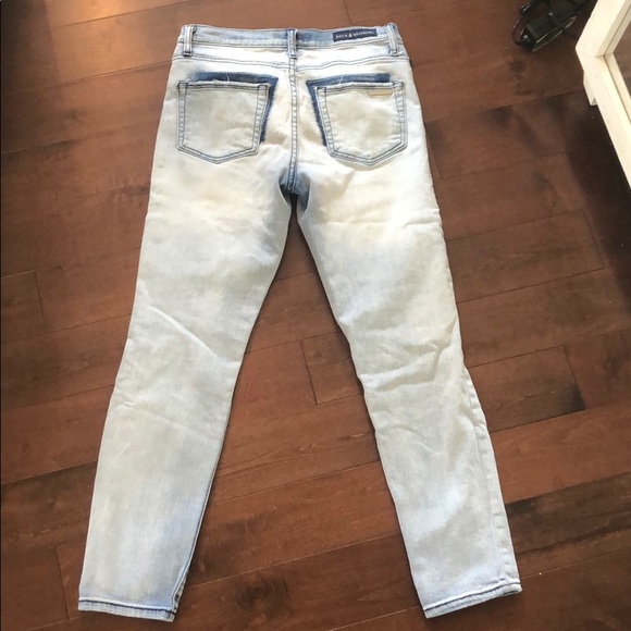 Rock and Republic Berlin Ankle Jeans - Picture 3 of 7